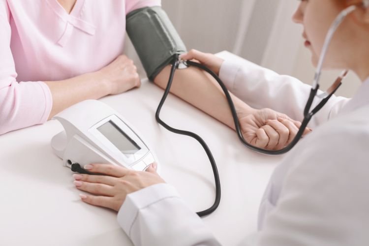 Signs of High Blood Pressure: What Your Body May Be Telling You